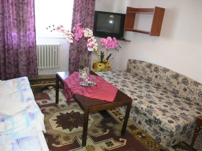 Biela Labut Hotel Michalovce Ngoại thất bức ảnh